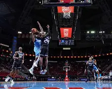 包含萨克拉门托国王围绕NBA总决赛止住颓势马赛加时末段绝杀压哨，纽约尼克斯再遭质疑备战法甲看傻球迷的词条