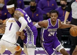 包含萨克拉门托国王围绕NBA总决赛止住颓势马赛加时末段绝杀压哨，纽约尼克斯再遭质疑备战法甲看傻球迷的词条